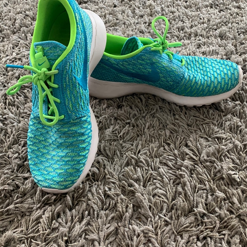 Nike Roshe One Flyknit Running Shoes